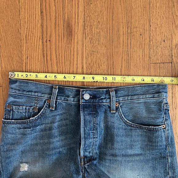 Levi’s cutoff denim jean shorts, size 29 - Picture 6 of 6